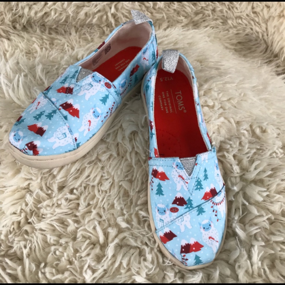 ~CHILDRENS FESTIVE YETI PRINT TOMS~